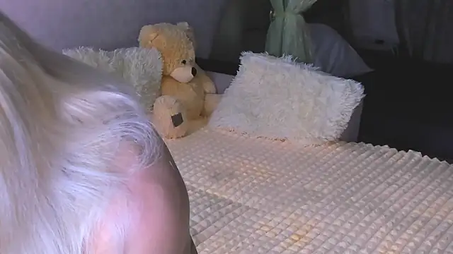 Snapshot of Sweeet_Barbie chatting on October 3, 3:31 pm Sweeet Barbie online show from October 3, 3:31 pm