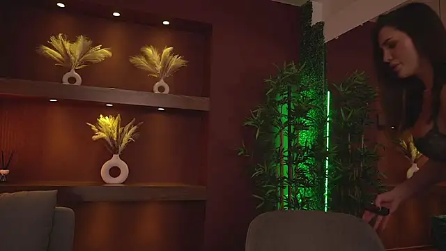 JustinneJade online show from March 21, 8:17 am