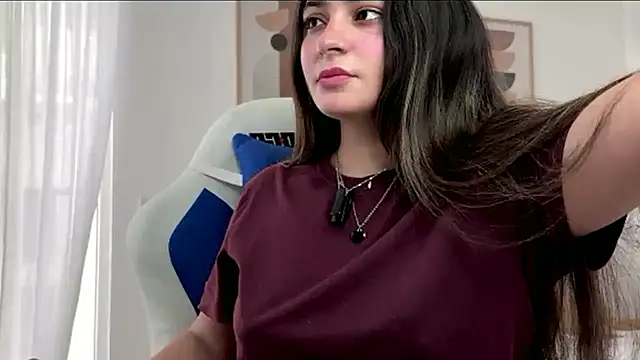 Snapshot of demieliss chatting on March 18, 9:45 am demieliss online show from March 18, 9:45 am