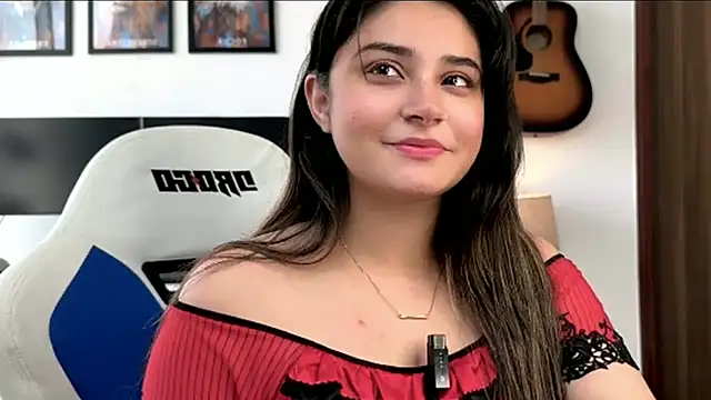 Snapshot of demieliss chatting on May 12, 8:44 am demieliss online show from May 12, 8:44 am
