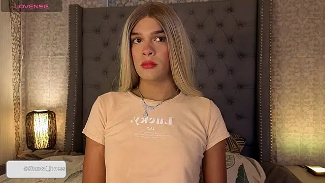 Shantal Joness online show from September 29, 9:08 pm