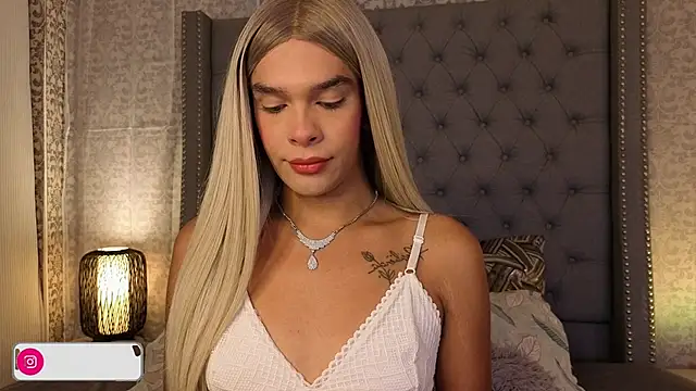 Shantal Joness online show from October 1, 9:54 pm