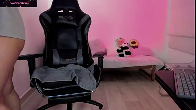 Snapshot of Biancastrongg chatting on November 12, 3:51 am Biancastrongg online show from November 12, 3:51 am