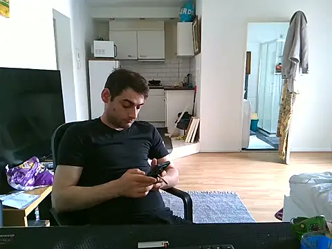 Snapshot of mihaimichael chatting on June 21, 2:52 pm mihaimichael online show from June 21, 2:52 pm