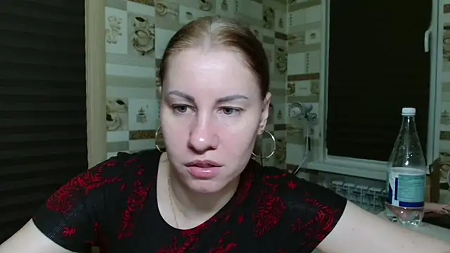 Snapshot of TherestlessKitty chatting on June 17, 10:21 pm TherestlessKitty online show from June 17, 10:21 pm