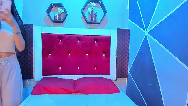 Karoll014 online show from October 10, 12:04 pm