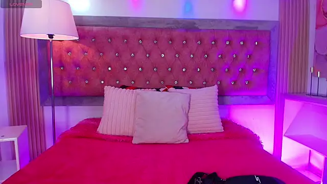 Tayzon Foxxx online show from June 30, 8:21 pm