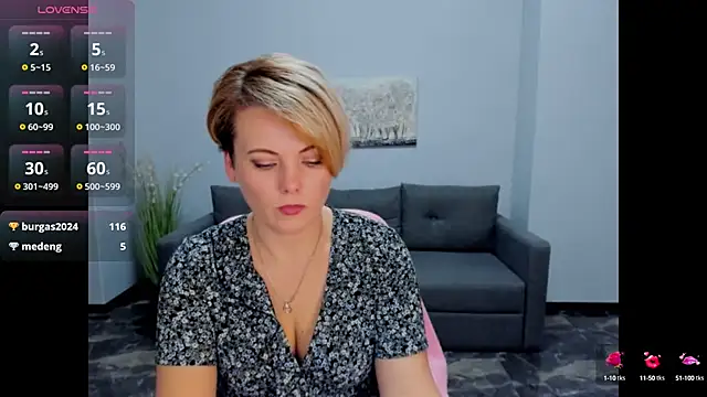 Julia Wilsone online show from March 2, 9:53 am