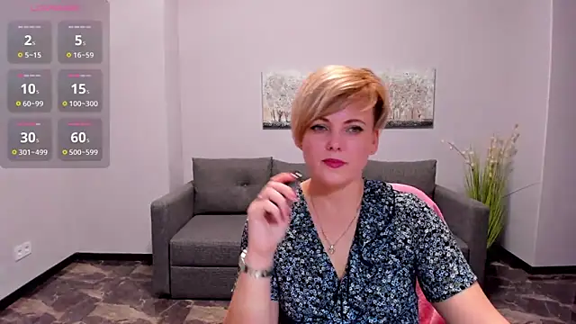 Julia Wilsone online show from March 12, 12:57 pm