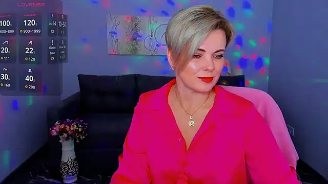 Julia Wilsone online show from December 5, 12:58 pm