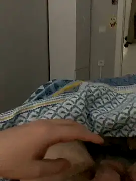 Snapshot of Erenn34 chatting on December 15, 10:03 pm Erenn34 online show from December 15, 10:03 pm