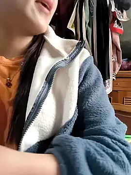 Snapshot of Sweetlove_77 chatting on January 2, 6:40 am Sweetlove 77 online show from January 2, 6:40 am