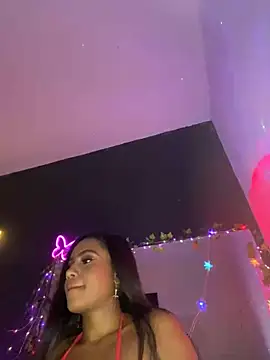 Snapshot of AlisonHoot69 chatting on January 11, 3:23 am AlisonHoot69 online show from January 11, 3:23 am