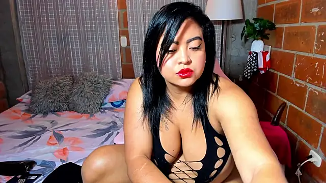ivy roosx online show from July 19, 8:12 pm