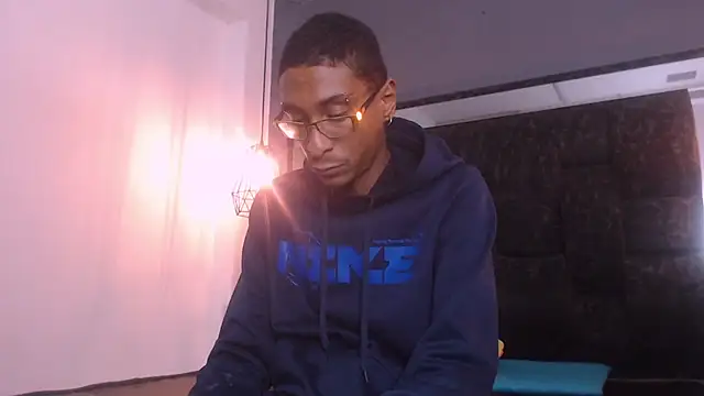 Snapshot of Jose_Smoke chatting on February 15, 1:53 am Jose Smoke online show from February 15, 1:53 am