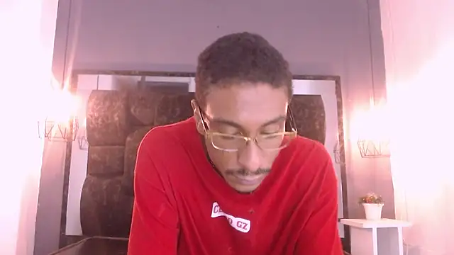 Snapshot of Jose_Smoke chatting on February 24, 12:41 am Jose Smoke online show from February 24, 12:41 am