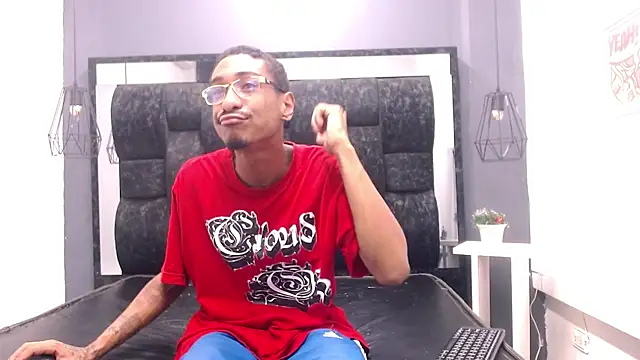 Snapshot of Jose_Smoke chatting on February 28, 3:59 am Jose Smoke online show from February 28, 3:59 am