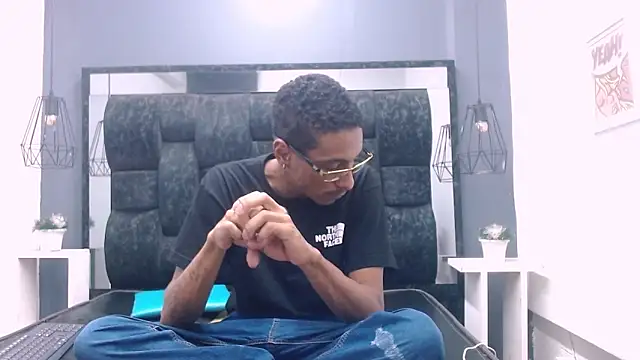 Snapshot of Jose_Smoke chatting on March 8, 2:34 am Jose Smoke online show from March 8, 2:34 am