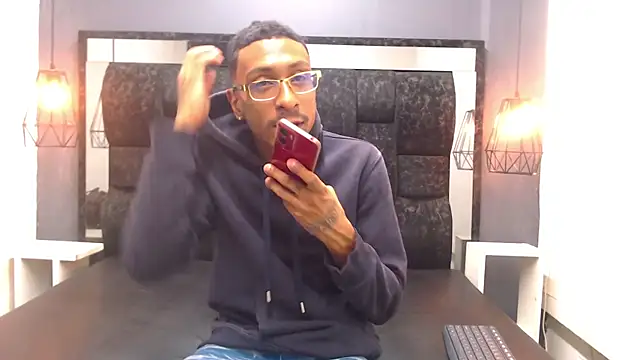 Snapshot of Jose_Smoke chatting on November 12, 4:02 am Jose Smoke online show from November 12, 4:02 am