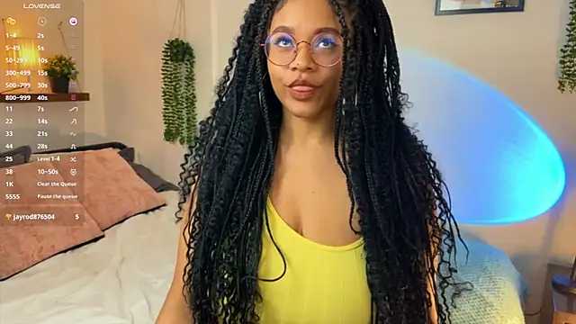 Snapshot of aleiasc chatting on December 19, 1:34 am aleiasc online show from December 19, 1:34 am