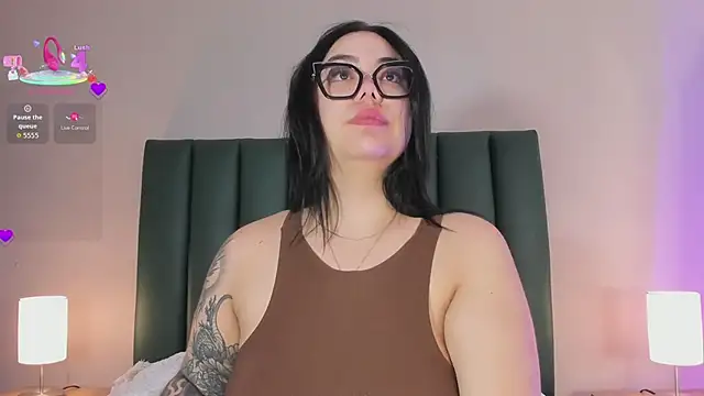 juicy led  online show from April 22, 11:12 am