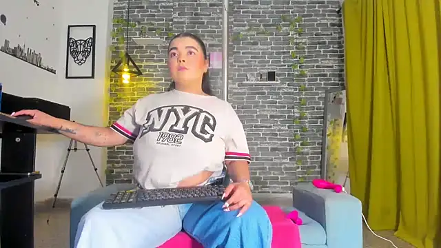 iam samy  online show from January 31, 11:46 am