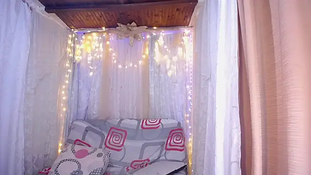 Snapshot of Ana_off_alana chatting on February 14, 2:28 am Ana off alana online show from February 14, 2:28 am