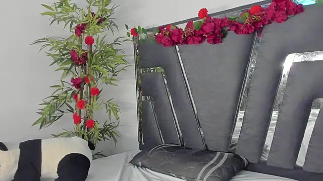 Black Rose2 online show from February 23, 5:50 pm