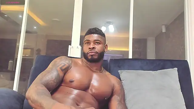 Snapshot of Makonneen chatting on February 21, 10:37 pm Makonneen online show from February 21, 10:37 pm