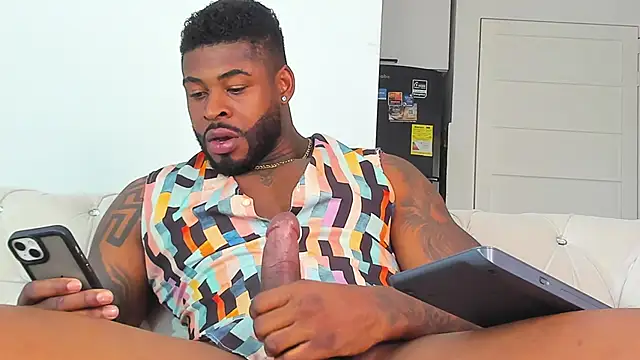 Snapshot of Makonneen chatting on September 15, 10:10 pm Makonneen online show from September 15, 10:10 pm