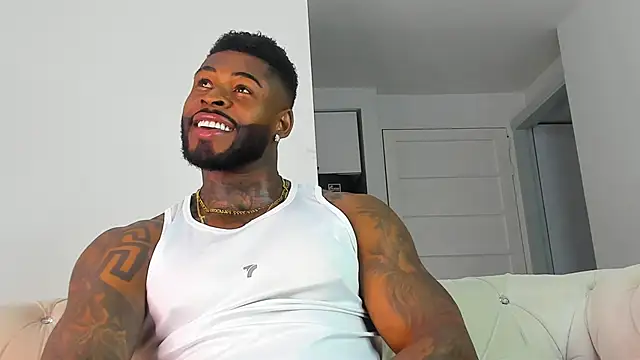 Snapshot of Makonneen chatting on October 29, 12:02 am Makonneen online show from October 29, 12:02 am