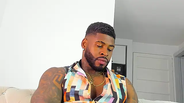 Snapshot of Makonneen chatting on November 18, 5:34 am Makonneen online show from November 18, 5:34 am