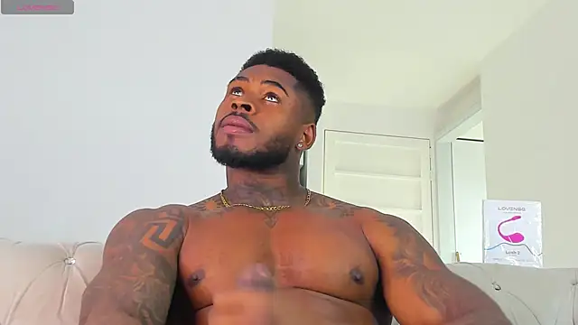 Snapshot of Makonneen chatting on December 18, 7:42 pm Makonneen online show from December 18, 7:42 pm