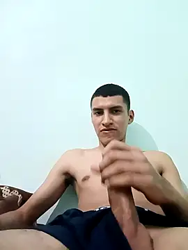 Snapshot of Rogersmit2 chatting on January 30, 3:22 am Rogersmit2 online show from January 30, 3:22 am