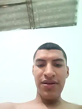 Snapshot of Rogersmit2 chatting on February 14, 3:58 pm Rogersmit2 online show from February 14, 3:58 pm