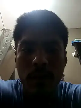 Snapshot of Aqua2312 chatting on April 4, 10:18 pm Aqua2312 online show from April 4, 10:18 pm