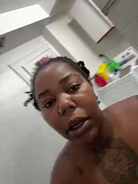 Snapshot of Goddess_Nafeesha chatting on December 21, 5:42 pm Goddess Nafeesha online show from December 21, 5:42 pm