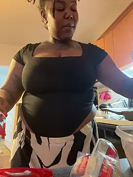 Snapshot of Goddess_Nafeesha chatting on April 29, 11:44 pm Goddess Nafeesha online show from April 29, 11:44 pm