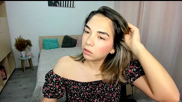 Alexa Dolly12 online show from August 4, 9:23 am