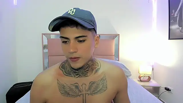 Snapshot of mad_maxxx2 chatting on February 2, 11:00 pm mad maxxx2 online show from February 2, 11:00 pm