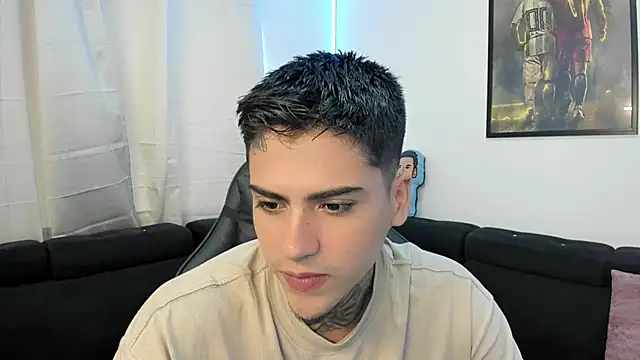 Snapshot of mad_maxxx2 chatting on February 6, 12:37 pm mad maxxx2 online show from February 6, 12:37 pm