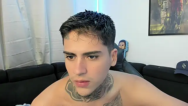 Snapshot of mad_maxxx2 chatting on February 9, 10:43 pm mad maxxx2 online show from February 9, 10:43 pm