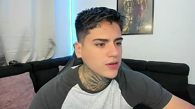 Snapshot of mad_maxxx2 chatting on February 27, 12:45 pm mad maxxx2 online show from February 27, 12:45 pm