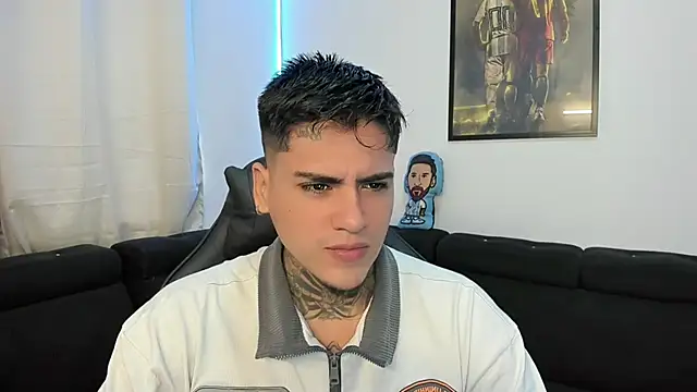 Snapshot of mad_maxxx2 chatting on March 6, 1:46 pm mad maxxx2 online show from March 6, 1:46 pm