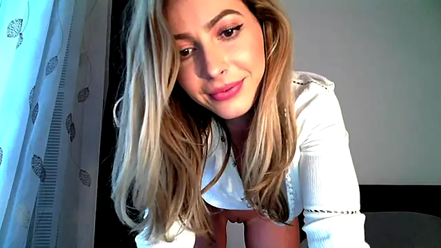 NisaXo online show from December 18, 9:58 am