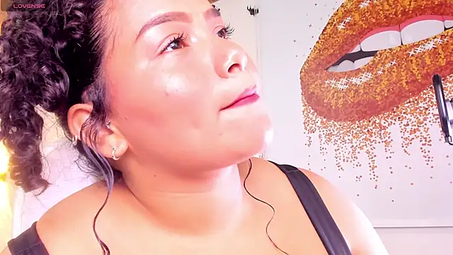 loly marce online show from February 10, 8:21 pm