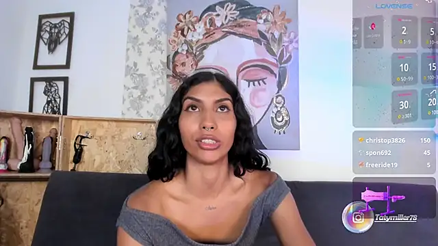 Snapshot of taty_miller chatting on March 18, 2:36 am taty miller online show from March 18, 2:36 am