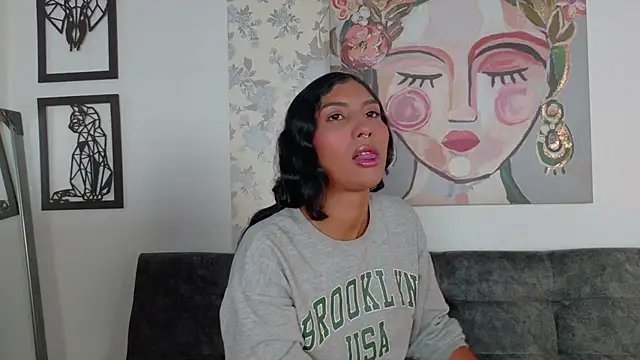 Snapshot of taty_miller chatting on September 22, 8:11 pm taty miller online show from September 22, 8:11 pm