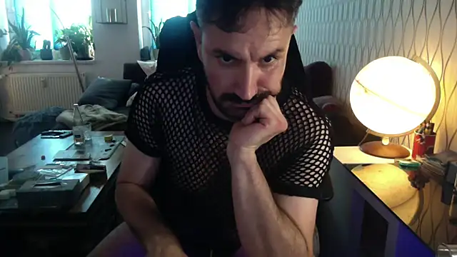 Snapshot of tomz0819 chatting on June 19, 4:22 pm tomz0819 online show from June 19, 4:22 pm