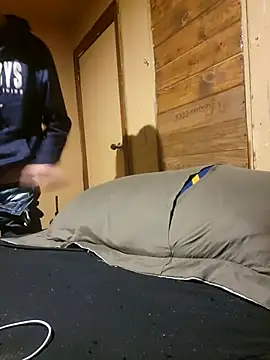 Snapshot of BigDDave6979 chatting on February 17, 2:37 pm BigDDave6979 online show from February 17, 2:37 pm